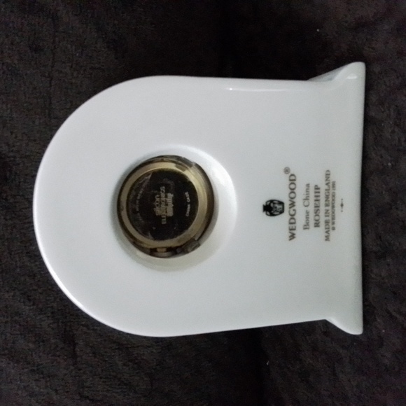 Small Wedgwood Bone China Rosehip Mantel Clock - Picture 2 of 6